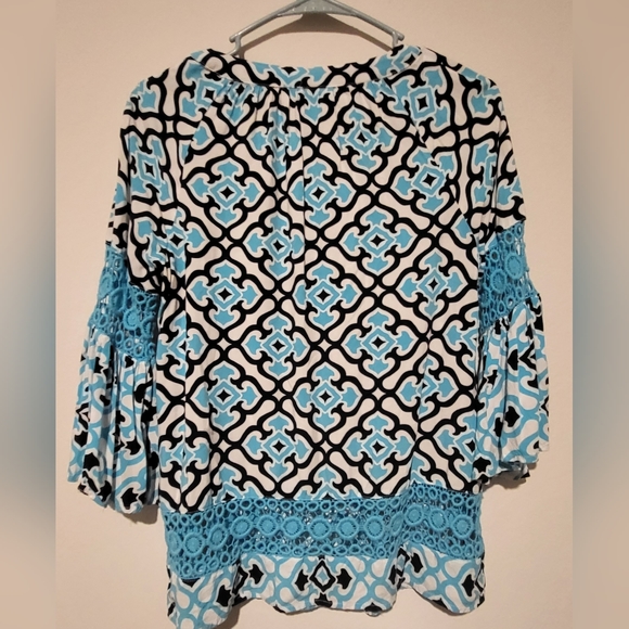 Top - Picture 2 of 3